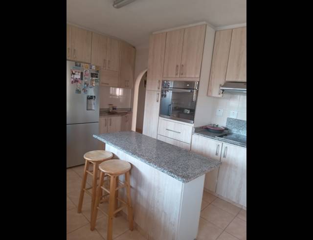 3 BEDROOM HOUSE FOR SALE IN WOODHURST